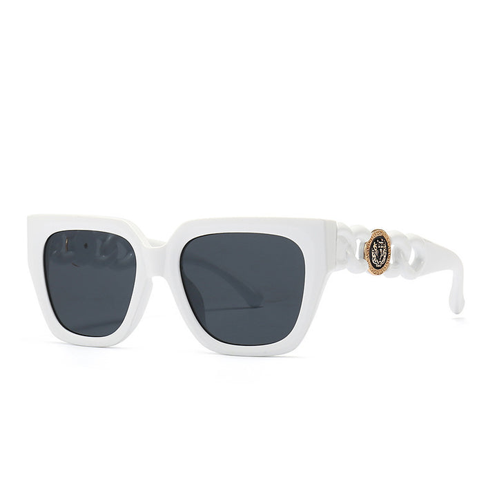 Women's oversized sunglasses with luxurious chain accents Bowlift