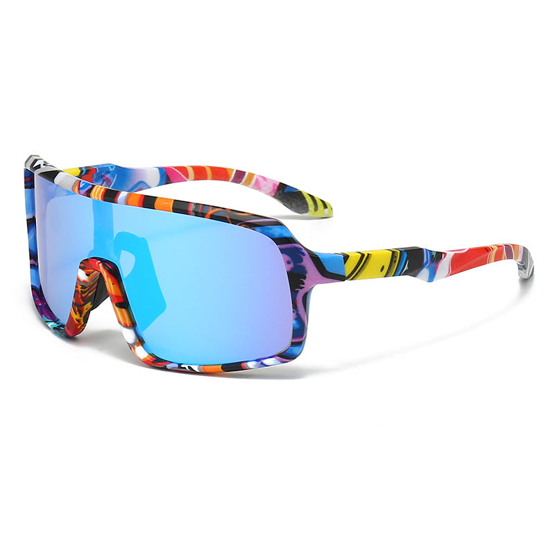 Ladies fashionable sunglasses in a futuristic design with large lenses Bowlift