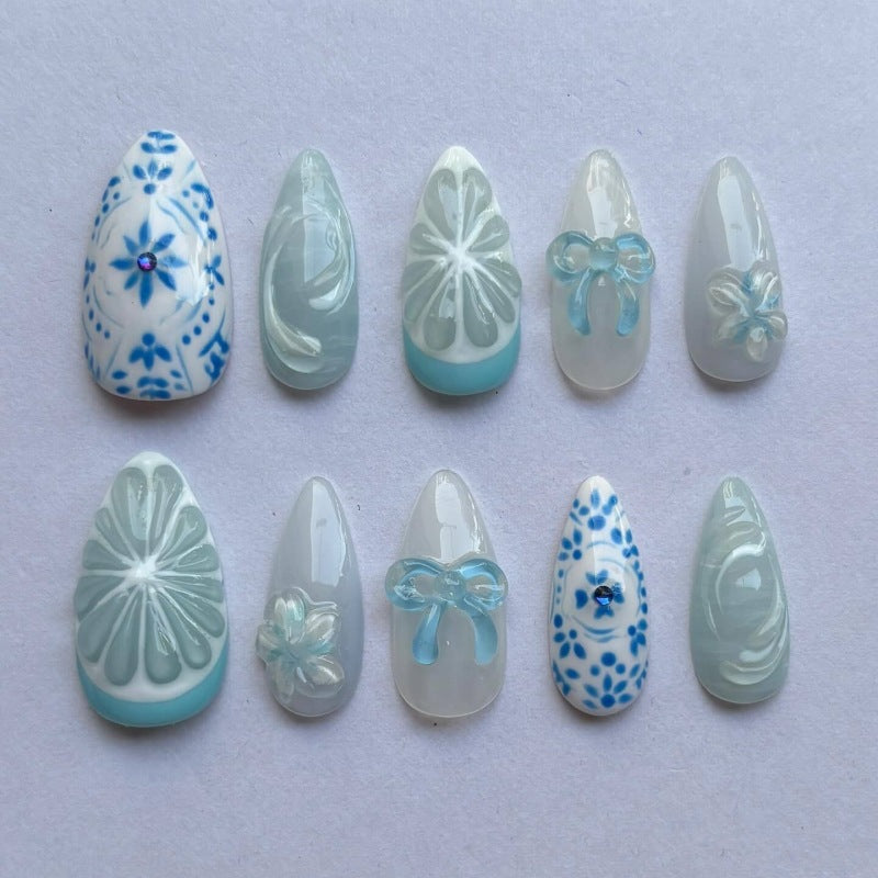 Elegant Floral-Design Press-On Nail Set Bowlift