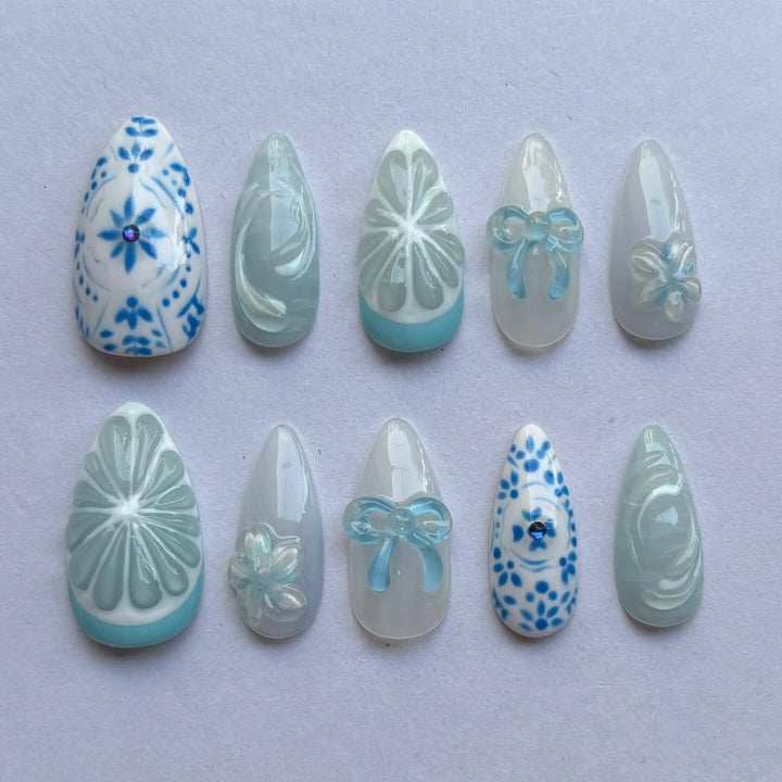 Elegant Floral-Design Press-On Nail Set Bowlift