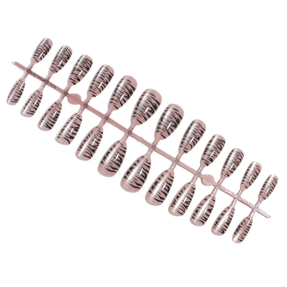 Artistic Press-On Nail Set with Tiger Stripe Design Bowlift