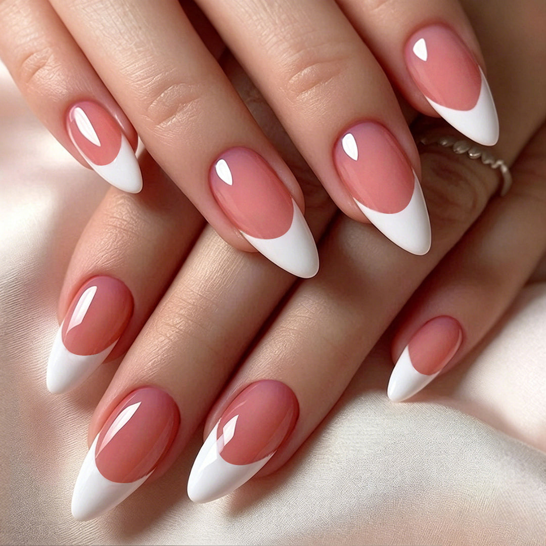 Stylish artificial nails with elegant tips Bowlift