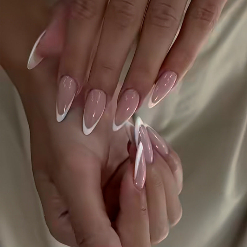 Elegant Heart-Designed Press-On Nail Tips Bowlift