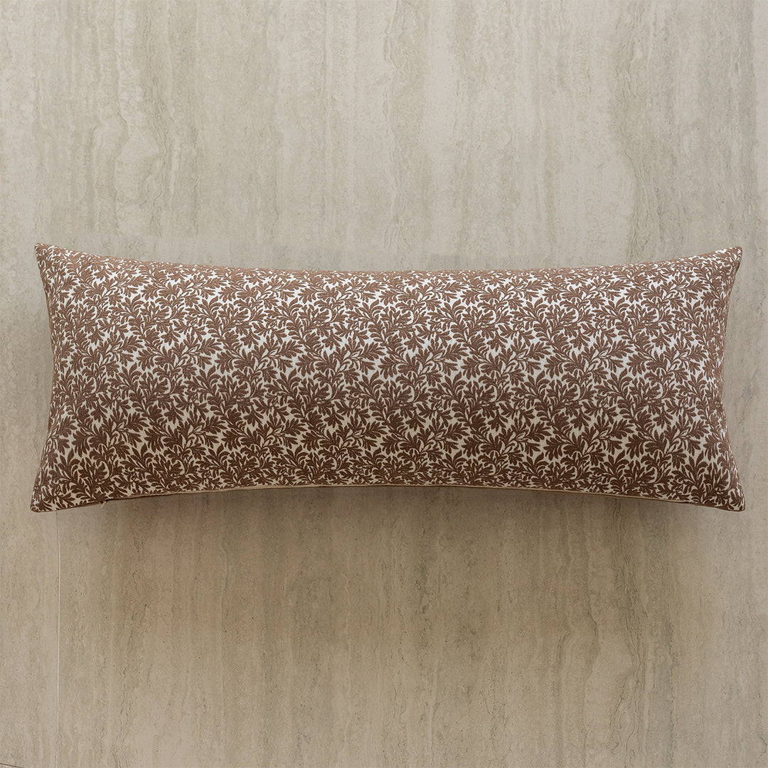 Elegant and decorative pillow with fine pattern