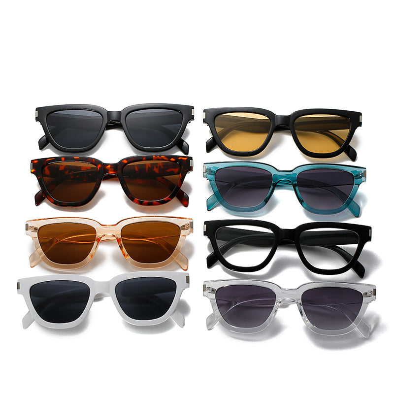 Fashionable Cat-Eye Sunglasses Bowlift