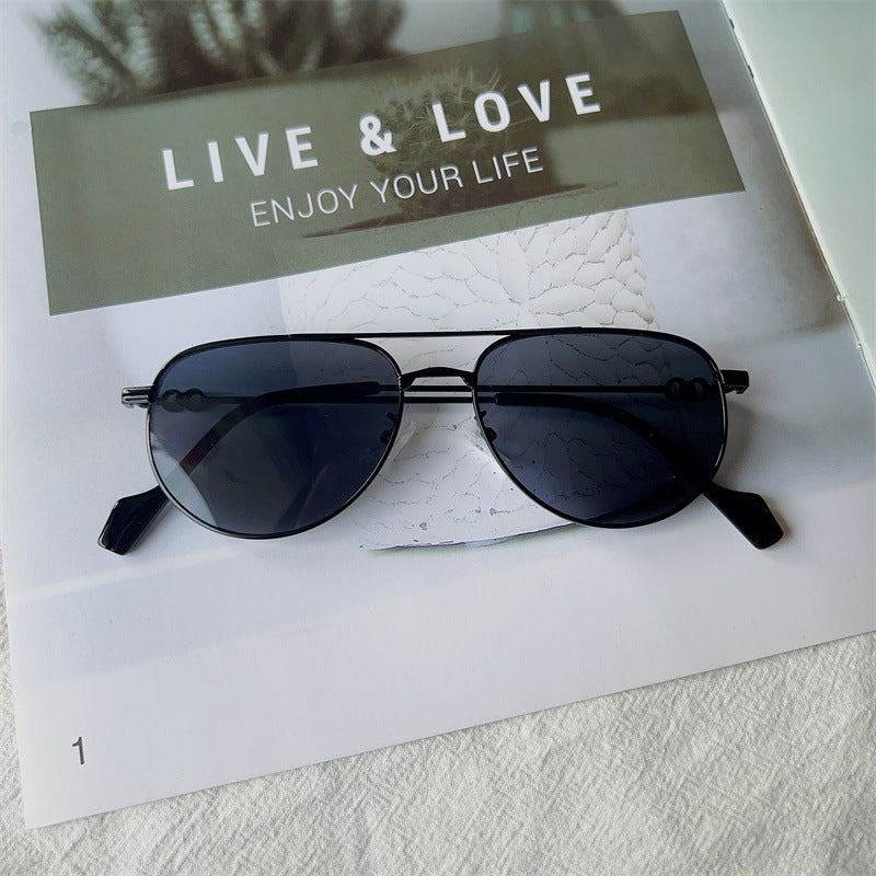 Vintage-Inspired Aviator Sunglasses Bowlift