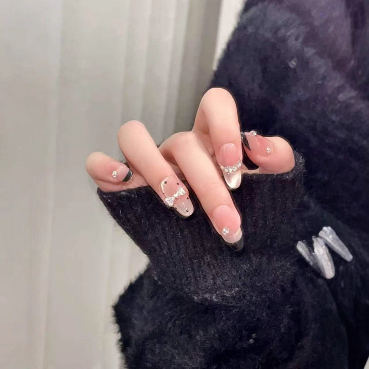 Glamorous Press-On Nail Art Bowlift