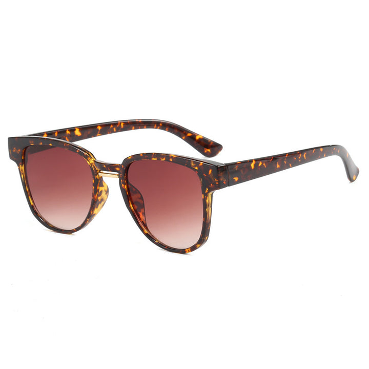 Ladies Designer Sunglasses with Unique Cat-Eye Frame Bowlift