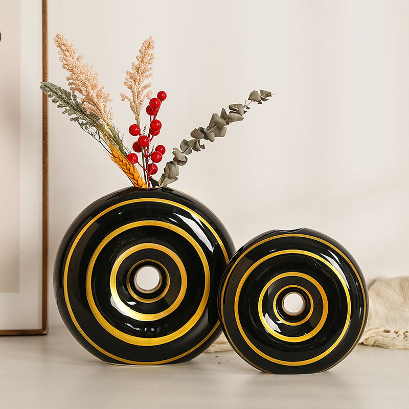 Modern and stylish ceramic vase Bowlift