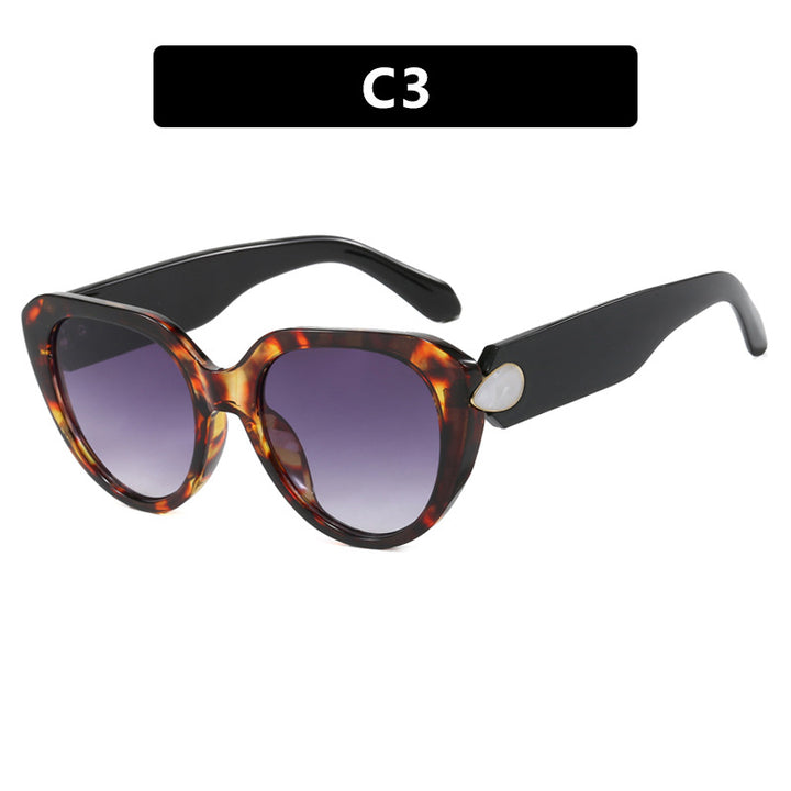 Women Cat-Eye Sunglasses with striking design and protective UV filter Bowlift
