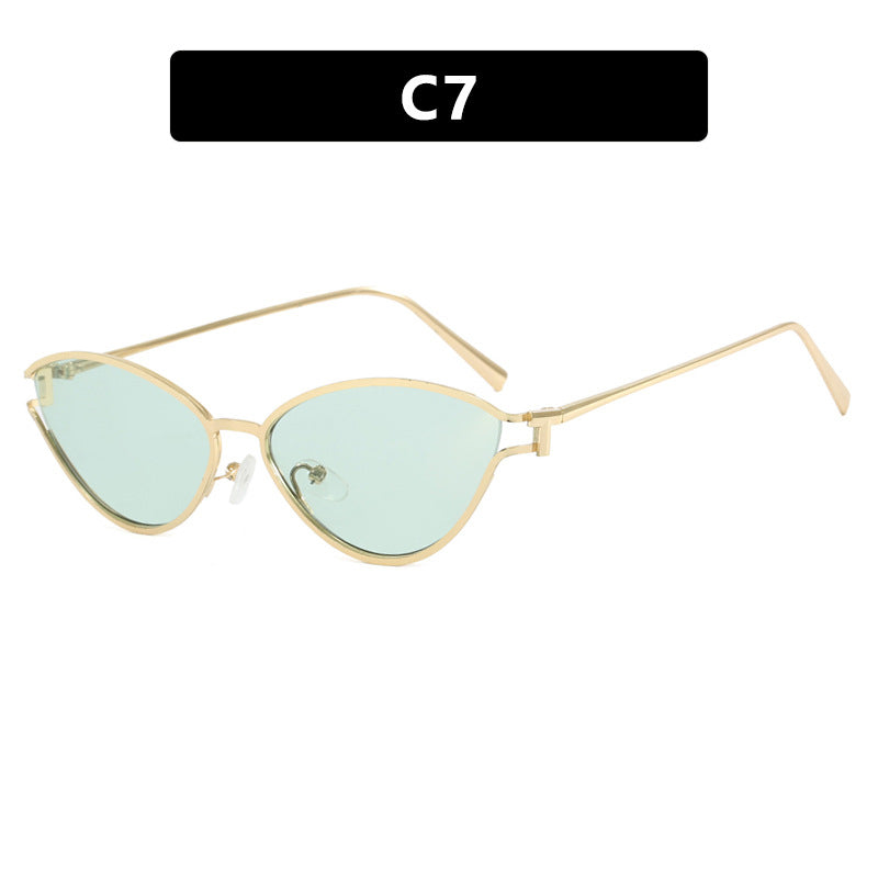 Women's Cat-Eye Sunglasses with Protective UV Filter and Elegant Metal Frame Bowlift
