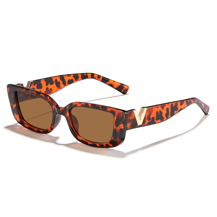 Ladies fashionable square sunglasses with golden accents Bowlift