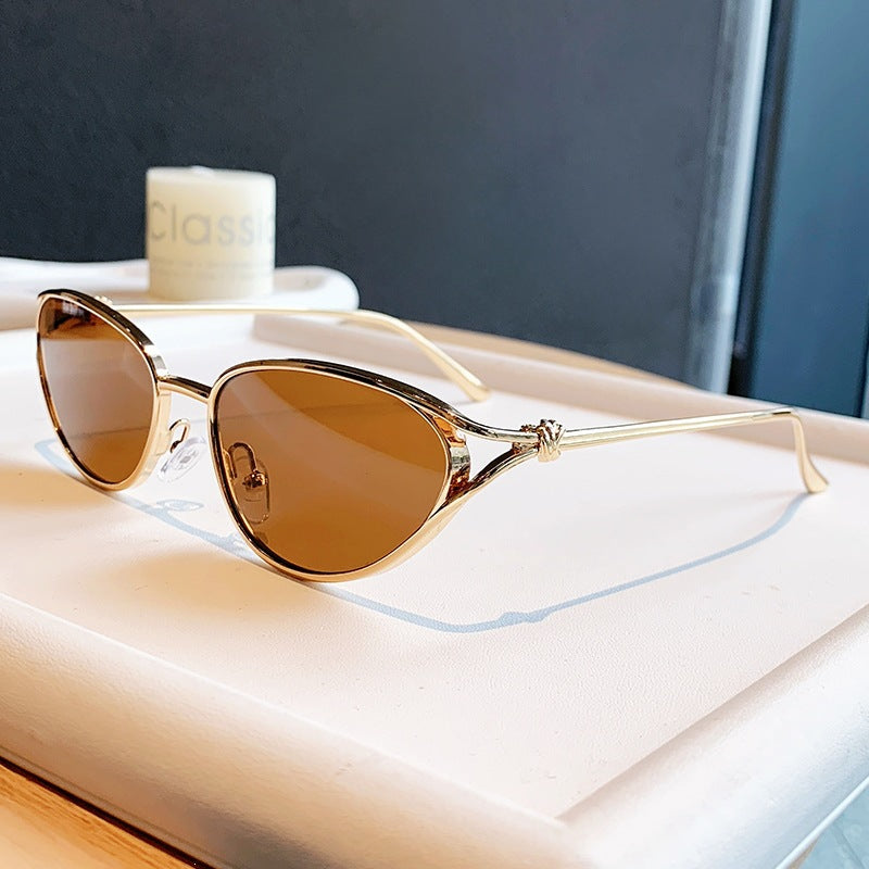 Women Cat-Eye Sunglasses with Elegant Golden Frame and Polarized Lenses Bowlift
