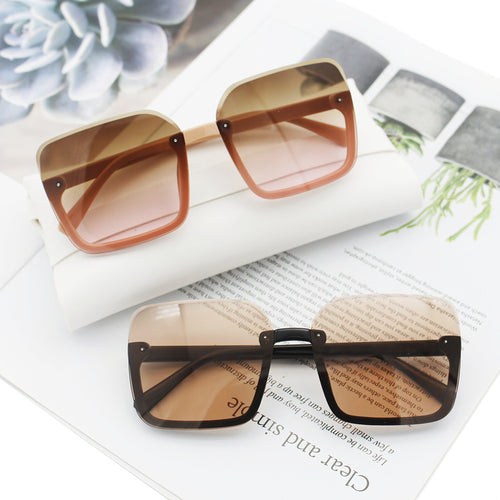 Women’s square sunglasses with extravagant leopard pattern Bowlift