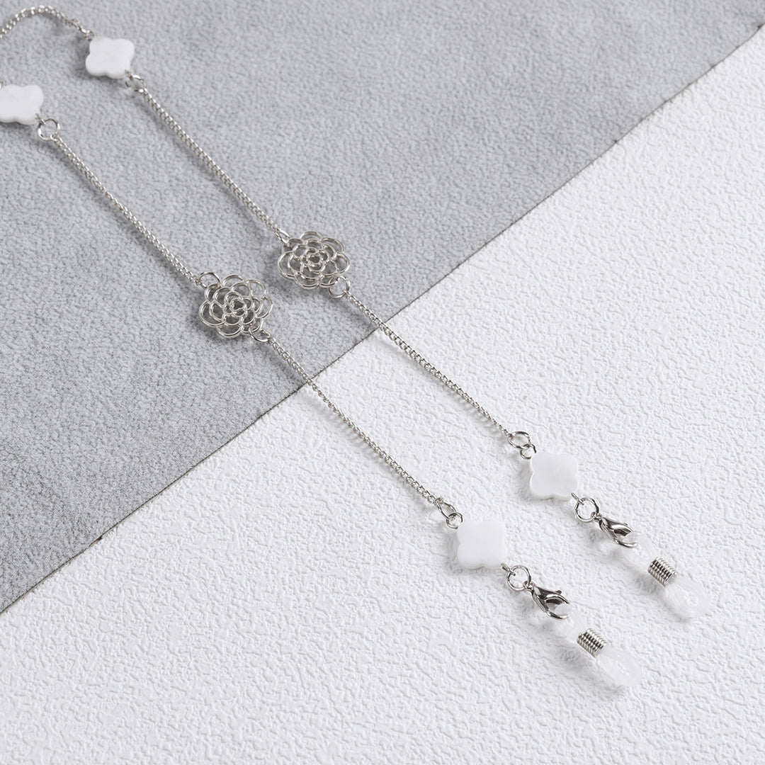 Elegant Floral Drop Earrings Bowlift