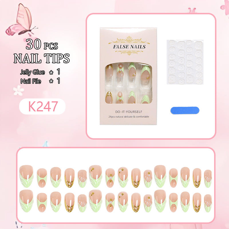 Nail Art Set with Floral and Golden Accents Bowlift