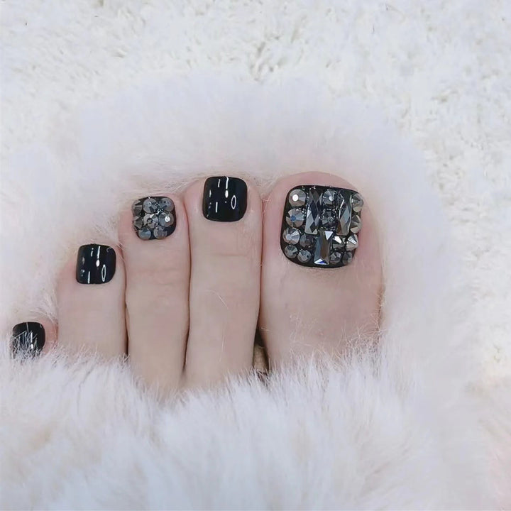 Artful toenails with glitter accents Bowlift