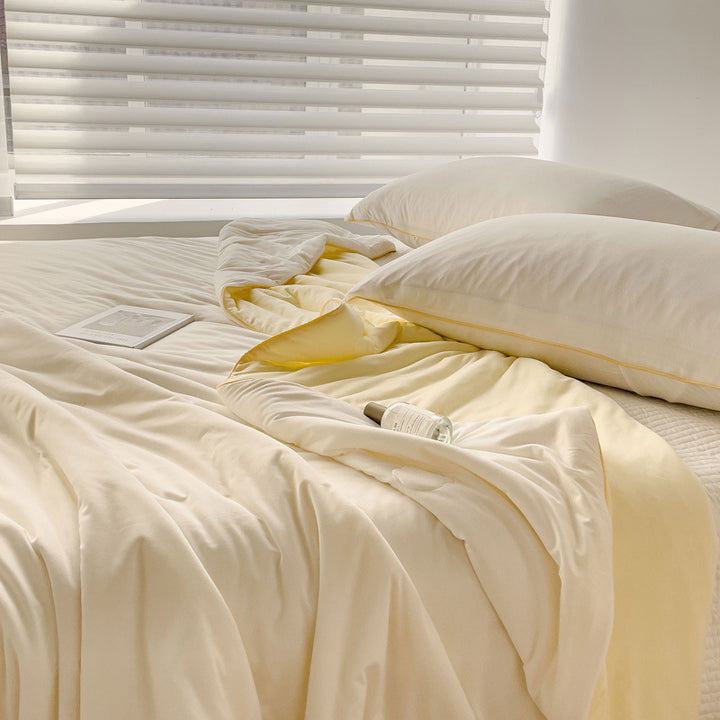 Women's high-quality duvet with a velvety surface and elegant quilting Bowlift