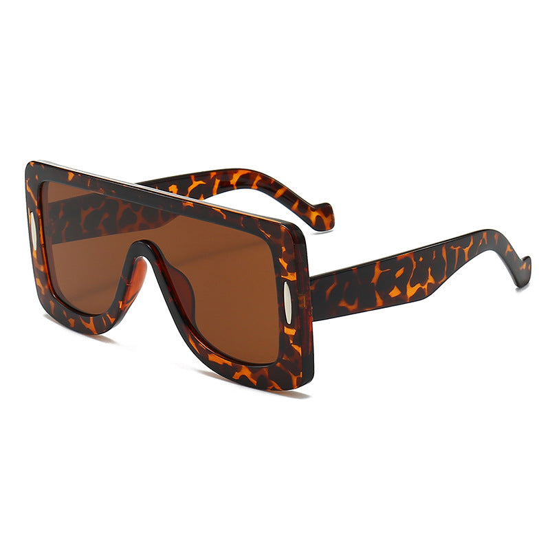 Women's Oversized Sunglasses in Modern Bauhaus Style Bowlift