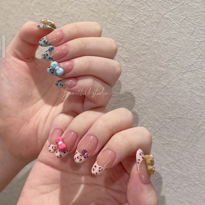 Fashionable Press-On Nail Set Bowlift