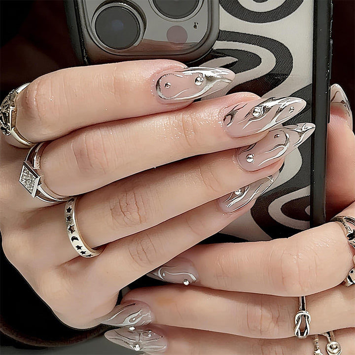 Artificial nail set with elegant design and pearl-embellished accents Bowlift