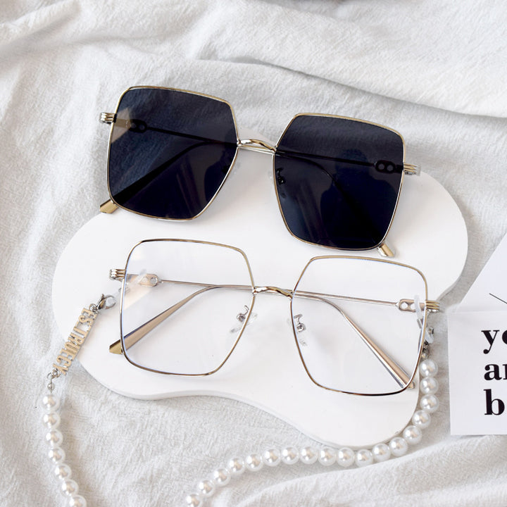 Chic Adjustable Pearl Eyewear Chain Bowlift