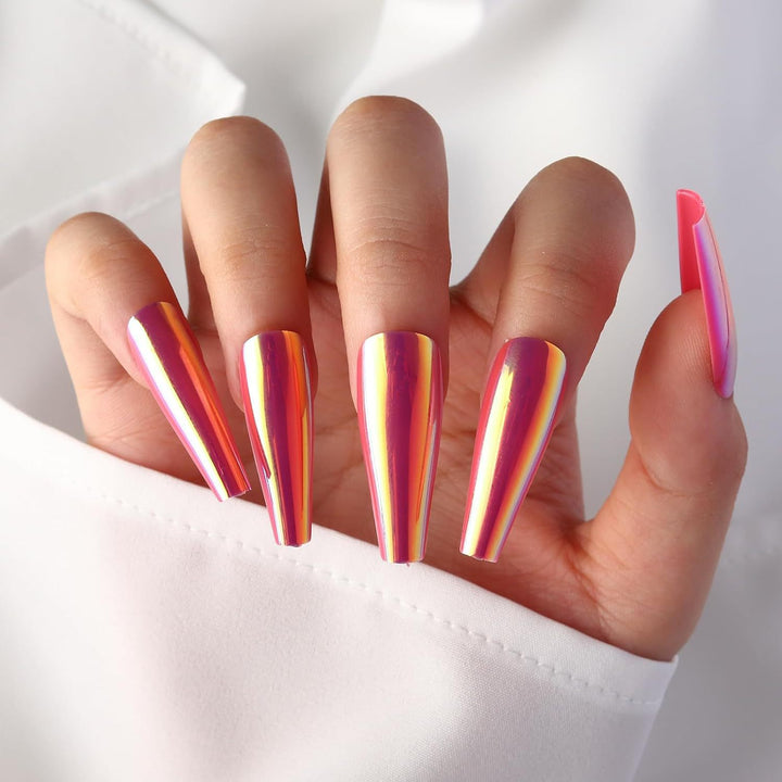 Artificial nails with holographic shine Bowlift