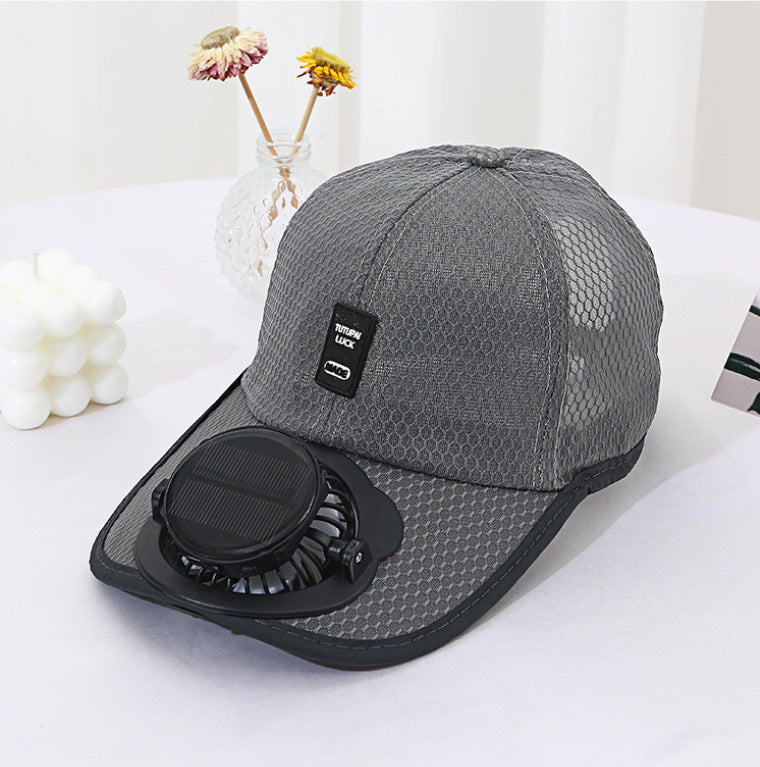 Ventilated baseball cap with integrated solar fan in the visor and breathable mesh Bowlift