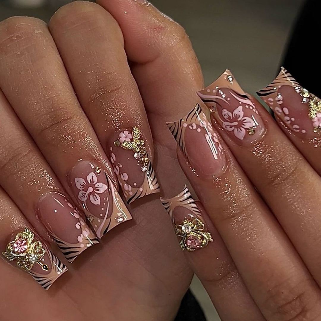 Artistic Floral Embellished Press-On Nails Bowlift