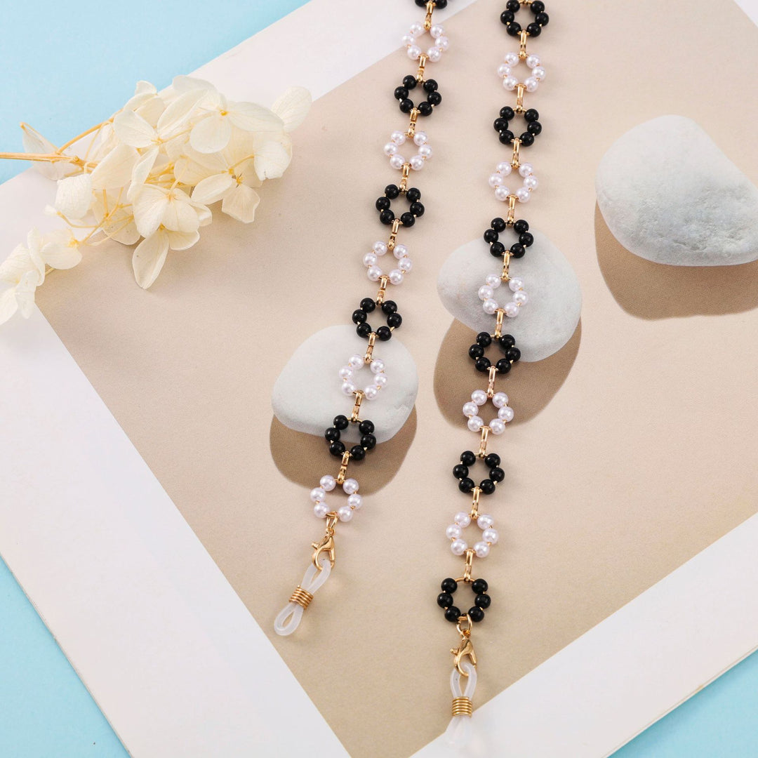 Elegant Beaded Eyewear Chain Bowlift