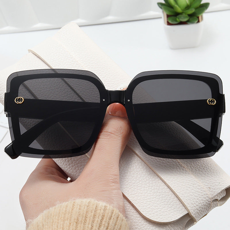 Women's oversized square sunglasses with elegant frame Bowlift