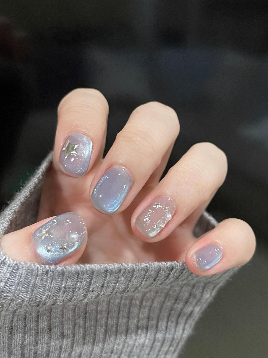 Artificial nails with shimmering star design Bowlift