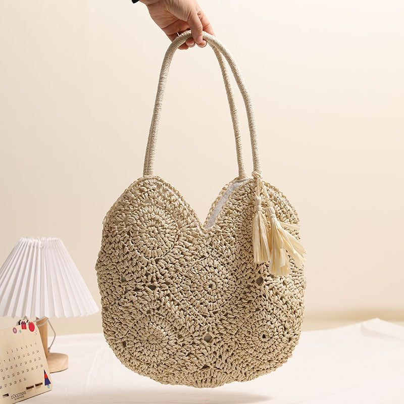 Handmade straw bag with structured design Bowlift