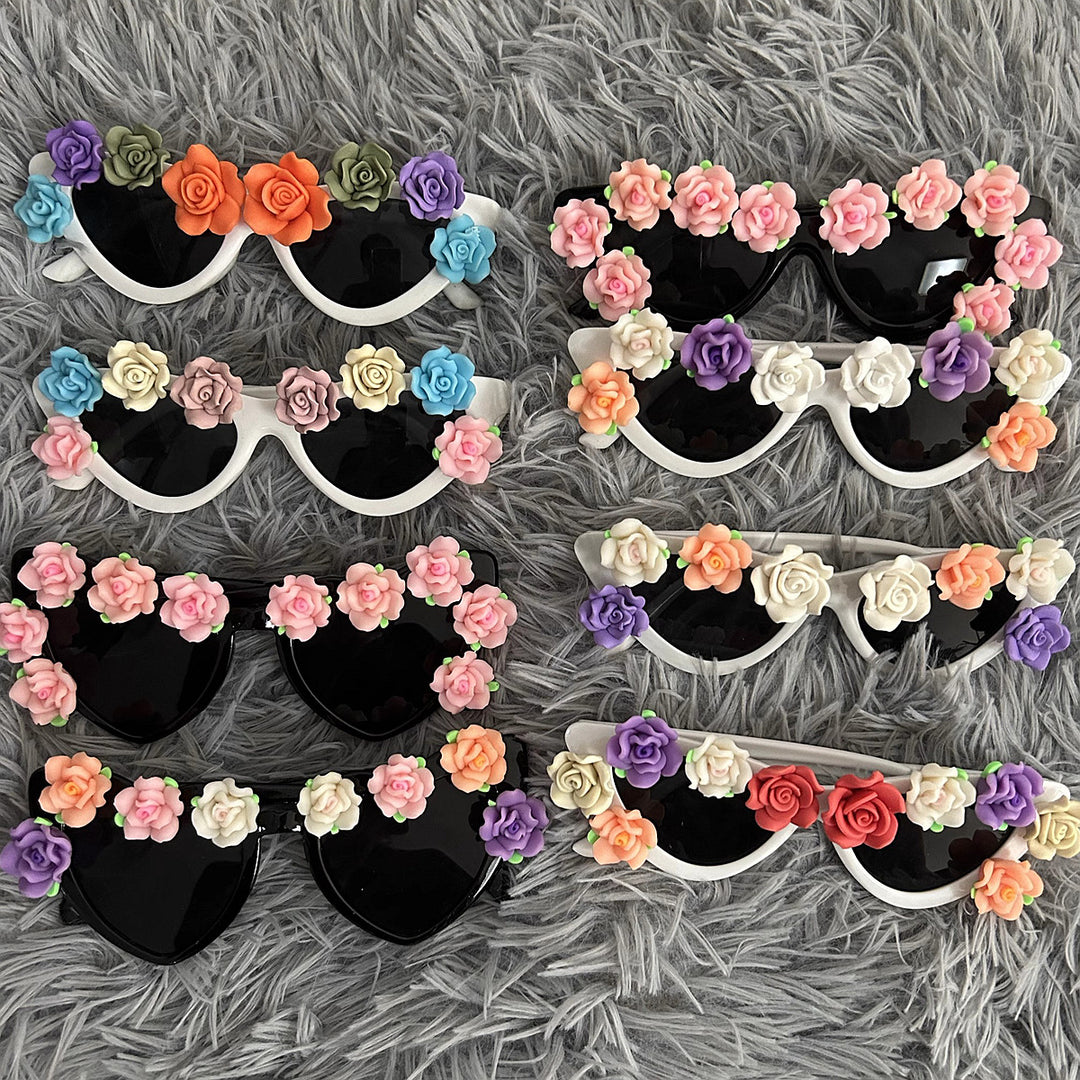 Women Cat-Eye Sunglasses with Floral Decor Bowlift