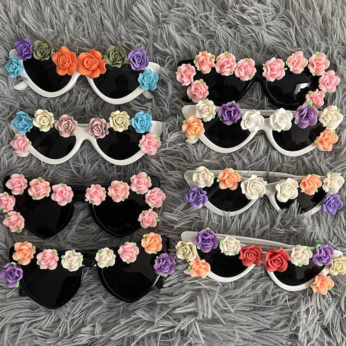 Women Cat-Eye Sunglasses with Floral Decor Bowlift