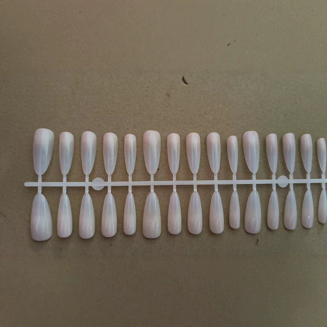 Artificial Artificial Nails in Modern High Gloss Design Bowlift