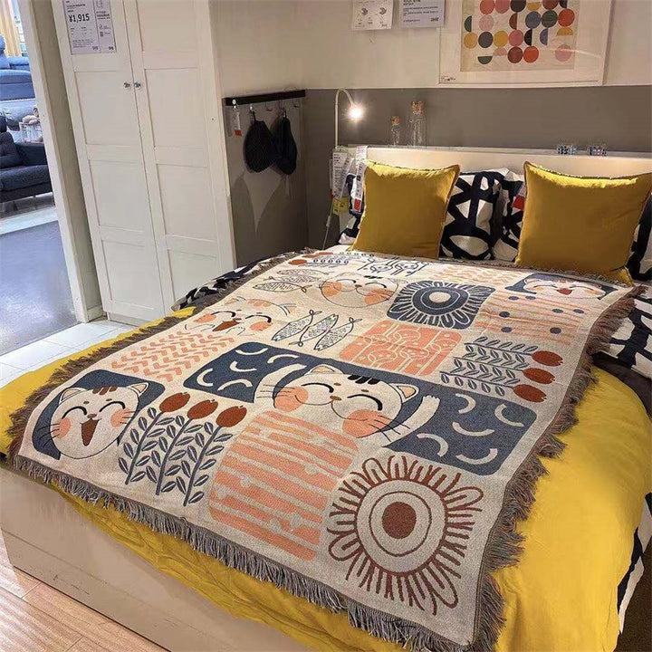 Decorative Cat-Themed Throw Blanket
