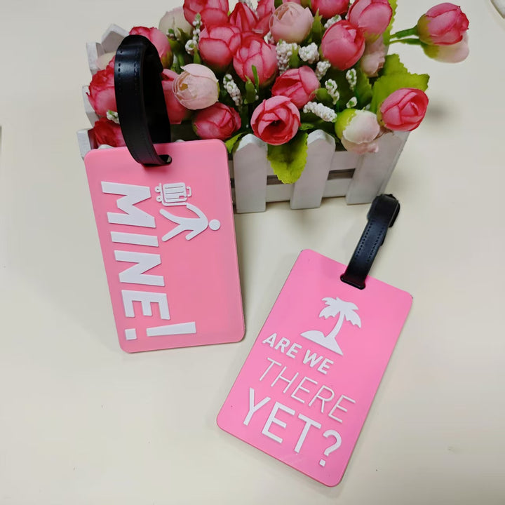 Unisex Luggage Tag with Personal Identification Message Bowlift
