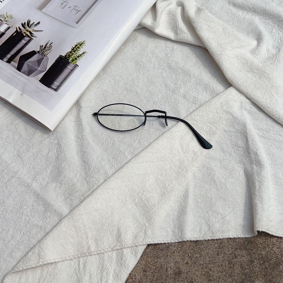 Retro-Inspired Oval Frame Glasses Bowlift