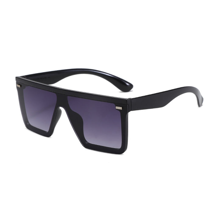Women's Sporty Oversized Sunglasses with Modern Frame Bowlift