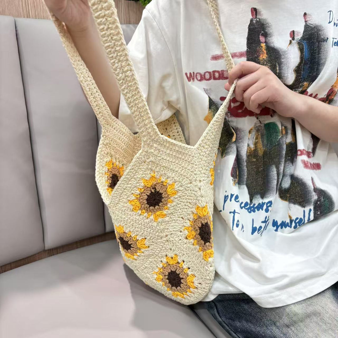 Handmade macrame bag with sunflower motif Bowlift