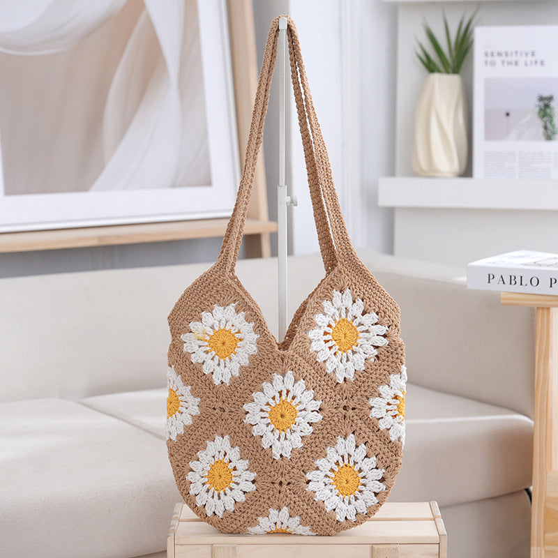 Crochet shopper with floral patterns Bowlift