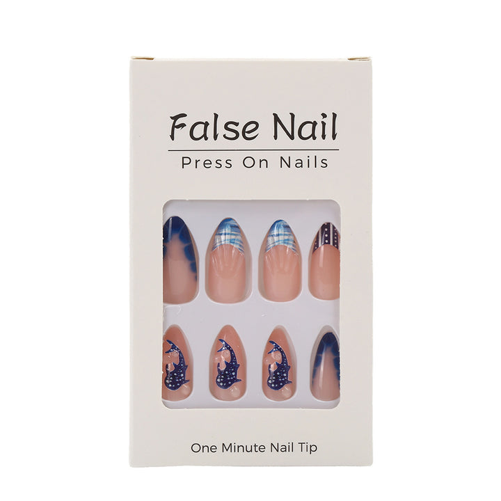 Creative art nails in maritime style Bowlift