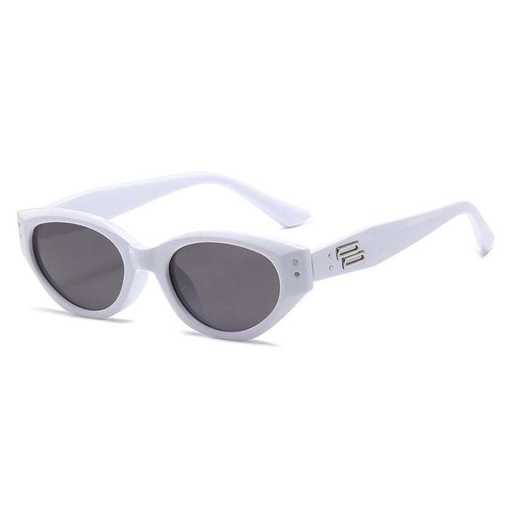 Chic Vintage-Inspired Frame Sunglasses