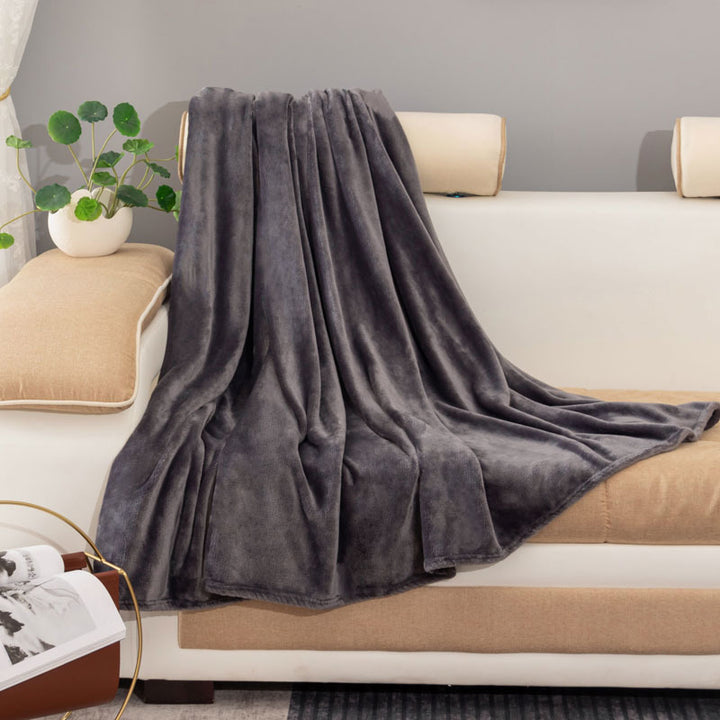 Ladies luxurious fleece blanket with soft texture Bowlift