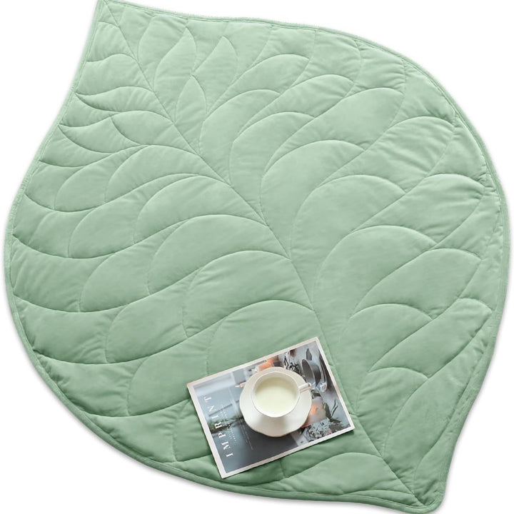 Ladies decorative tablecloth Bowlift