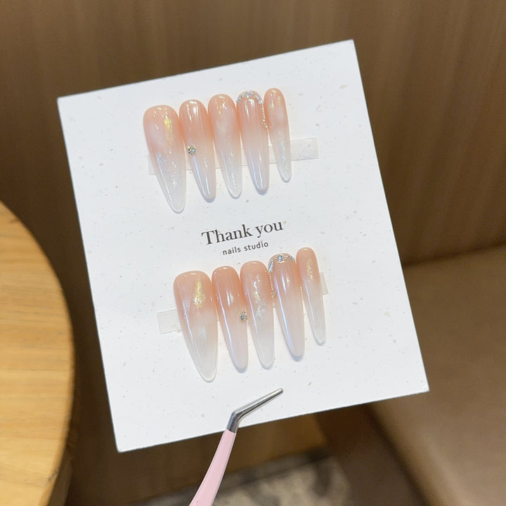 Artificial Nail Set with Elegant Glitter Accents Bowlift