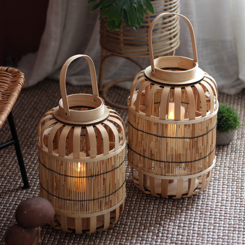 Handcrafted lantern made of bamboo and metal Bowlift