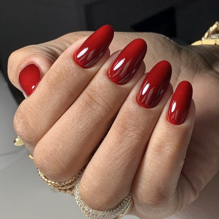 Elegant artificial nails with glossy surface Bowlift
