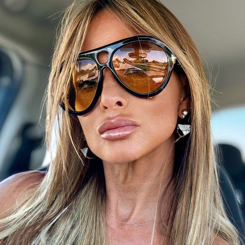 Women modern sunglasses with unique design Bowlift